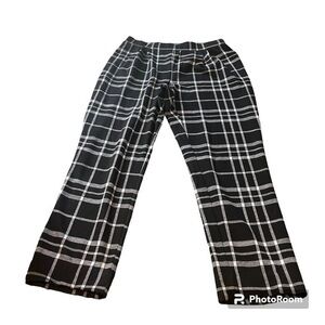 Black plaid Gramercy 22 legging dress pants